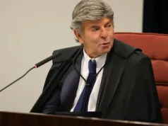 Luiz Fux absolve Bolsonaro