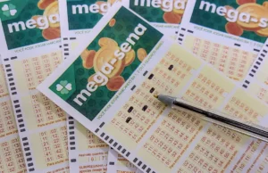 Mega-Sena, concurso da Mega-Sena, resultados da Mega-Sena, apostas da Mega-Sena - Volantes da Mega-Sena sendo preenchidos em lotéricas da Caixa para participar dos sorteios